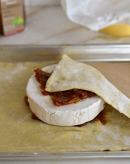 baked brie with fig jam